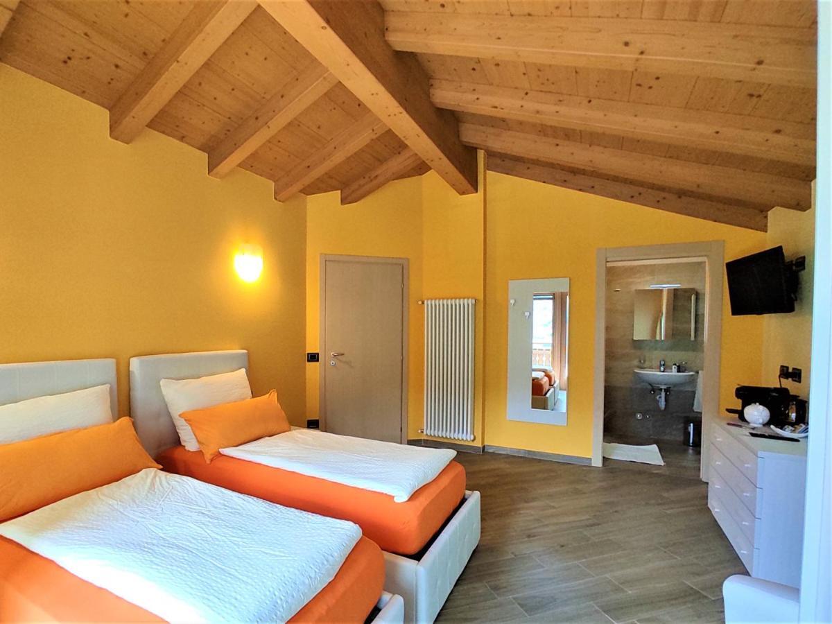 B&B Il Germoglio Castione Andevenno ภายนอก รูปภาพ
